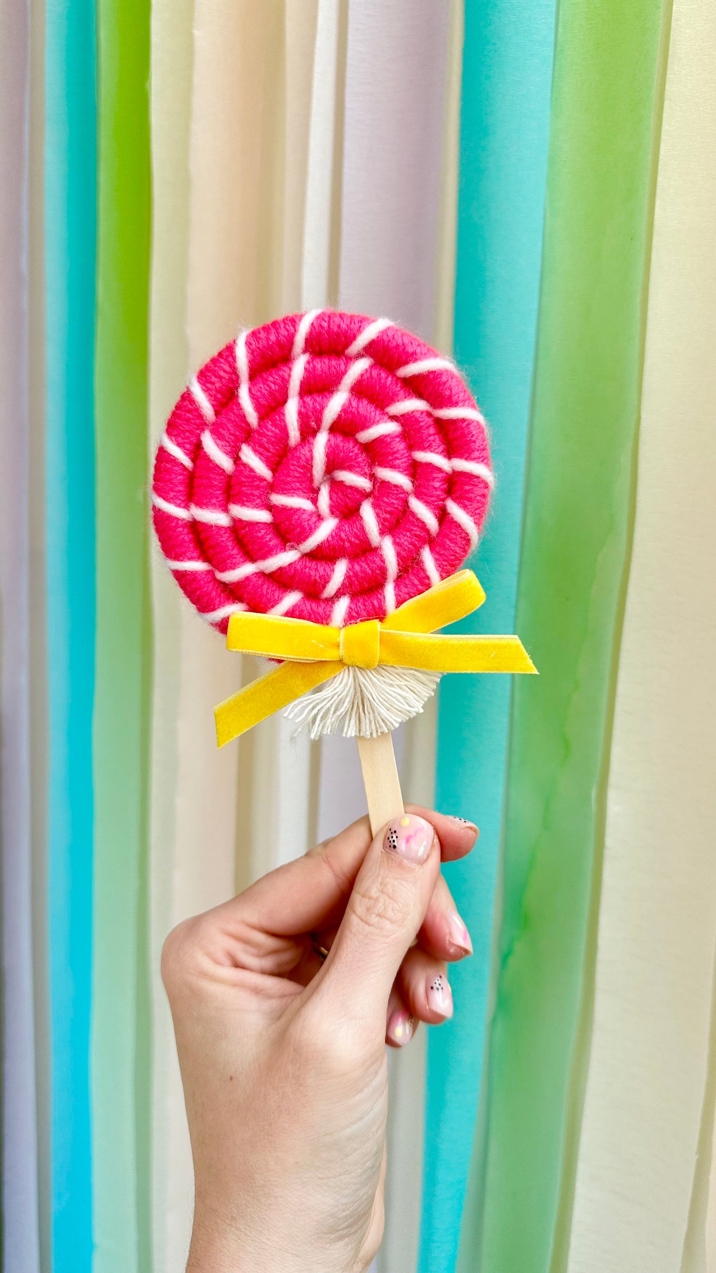 Yarn Lollipop