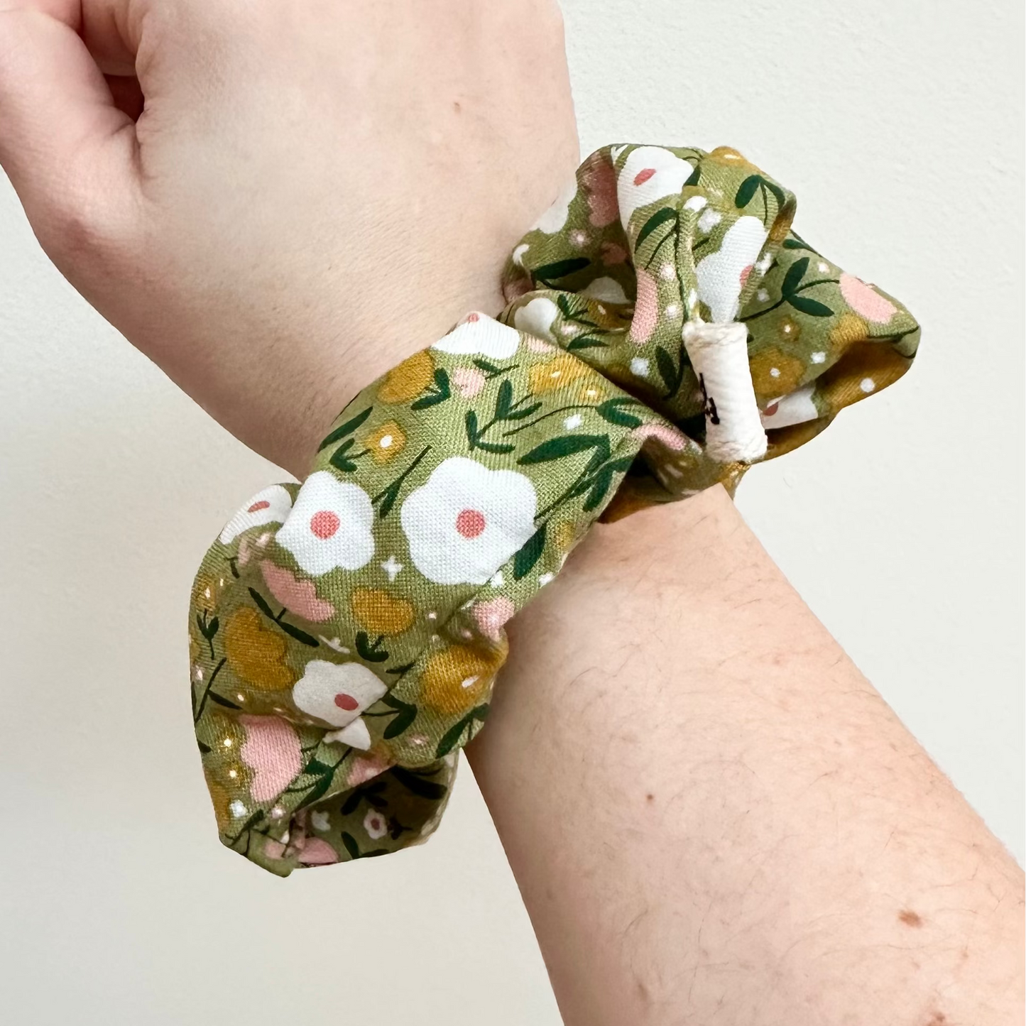 Scrunchie - Green Flowers