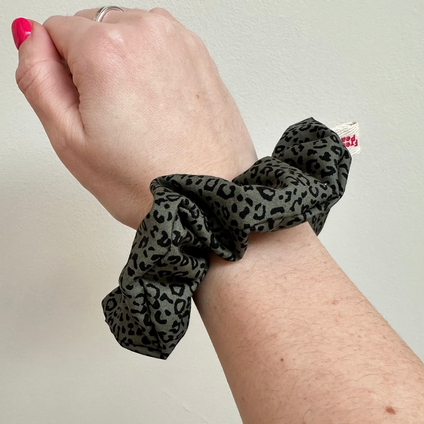 Scrunchie - Khaki Leopard