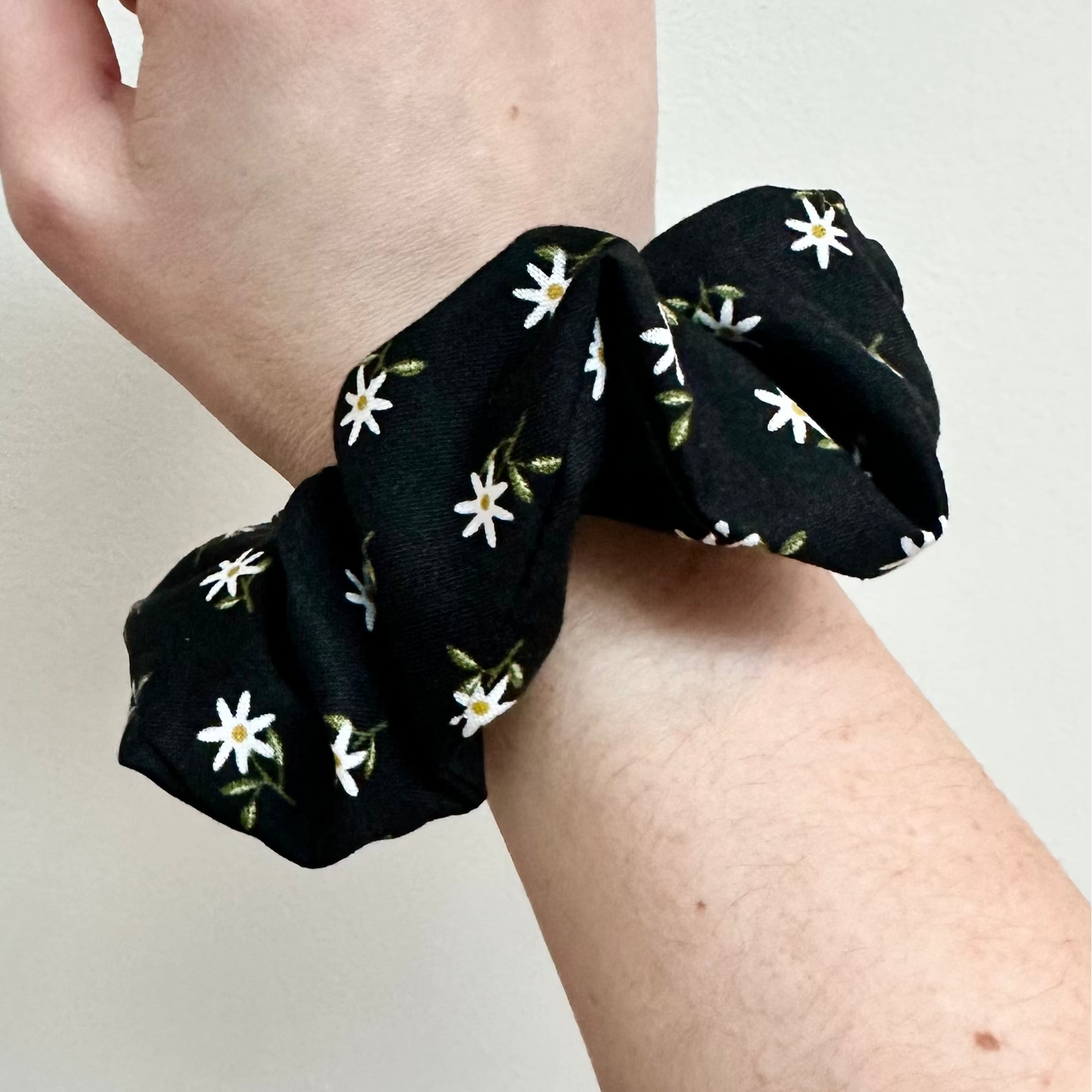 Scrunchie - Black Flowers