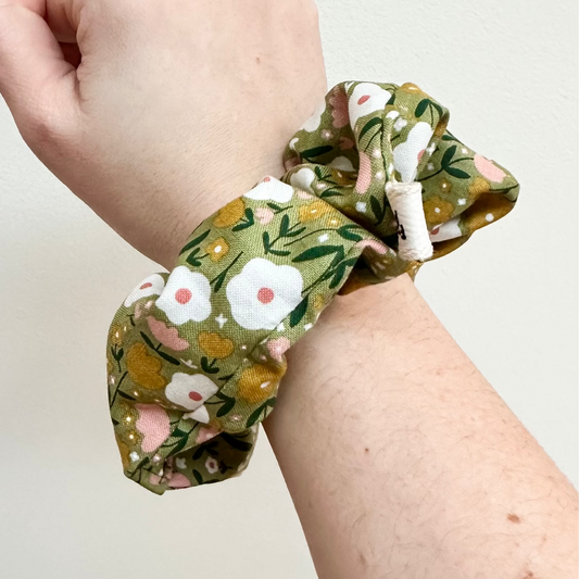 Scrunchie - Green Flowers