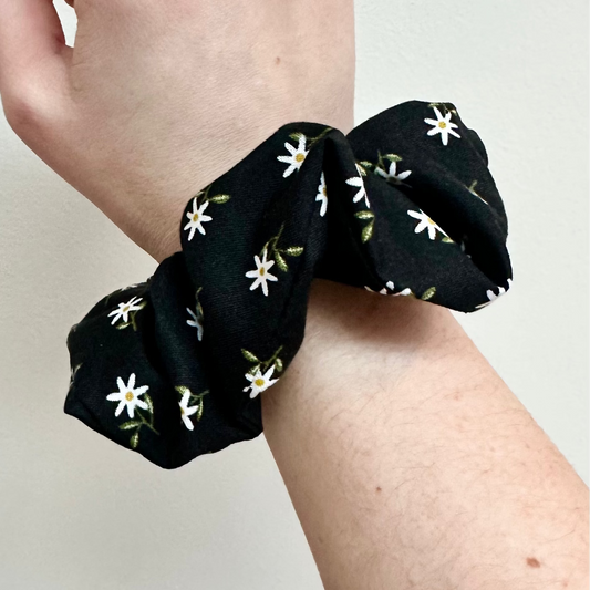 Scrunchie - Black Flowers